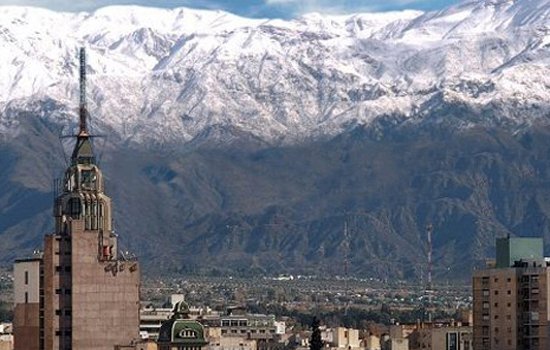 Mendoza e a bela Cordilheira dos Andes. Foto: Argentina4U