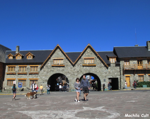 Entrada ao centro cívico de Bariloche